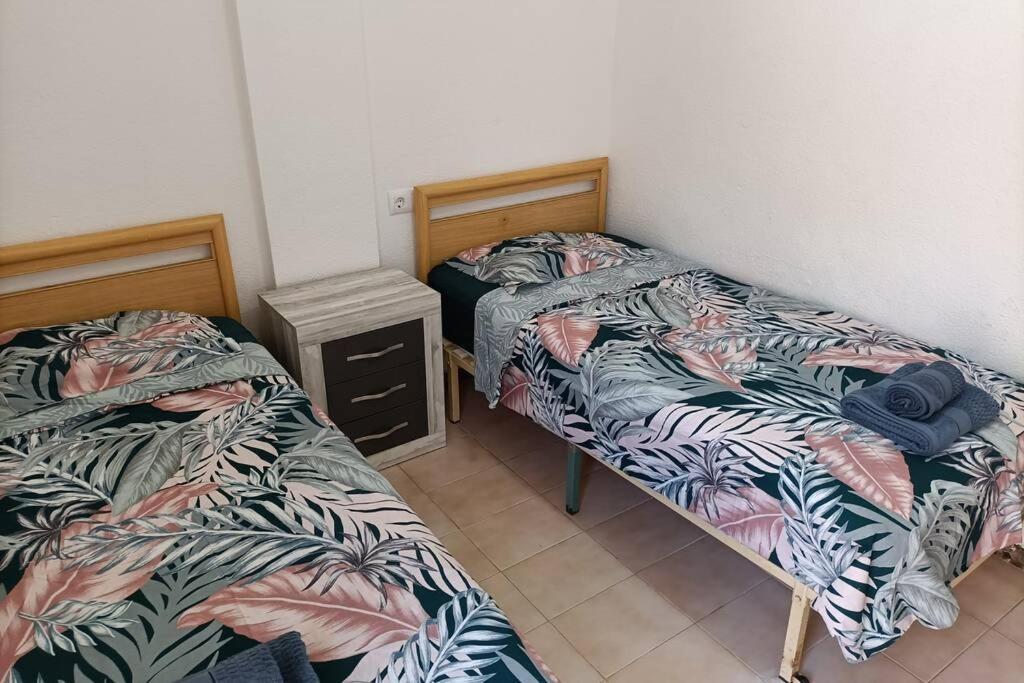 2 Bedroom Townhouse In Beautiful Gated Complex Benidorm Bagian luar foto