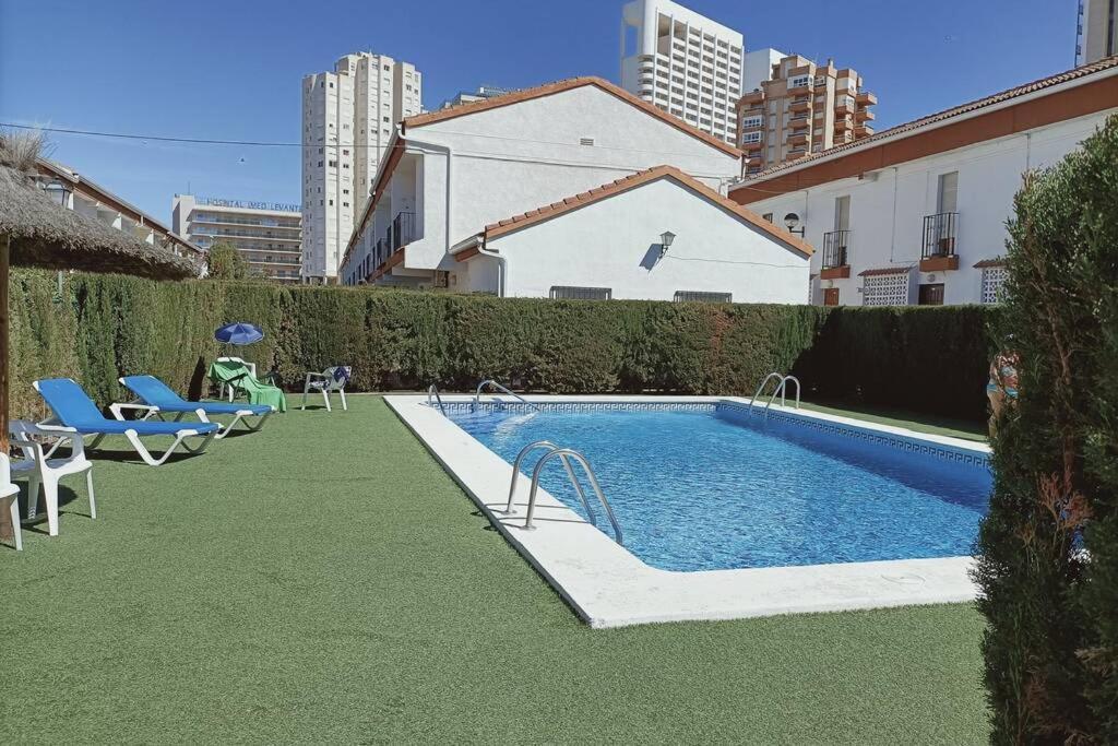 2 Bedroom Townhouse In Beautiful Gated Complex Benidorm Bagian luar foto
