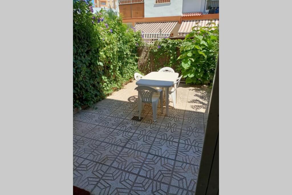 2 Bedroom Townhouse In Beautiful Gated Complex Benidorm Bagian luar foto