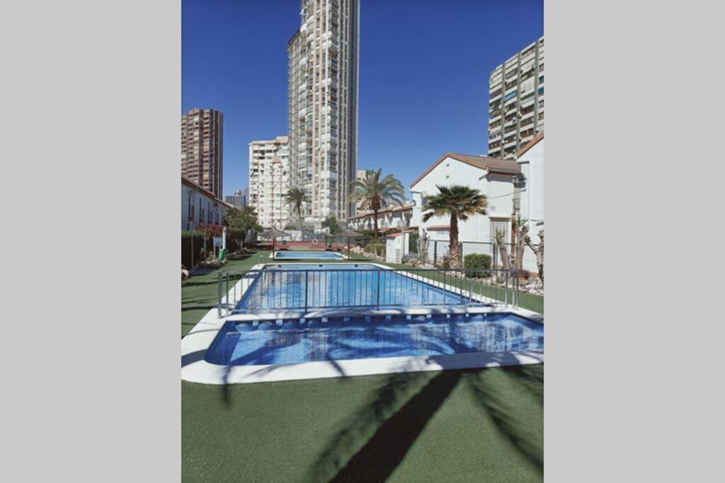 2 Bedroom Townhouse In Beautiful Gated Complex Benidorm Bagian luar foto